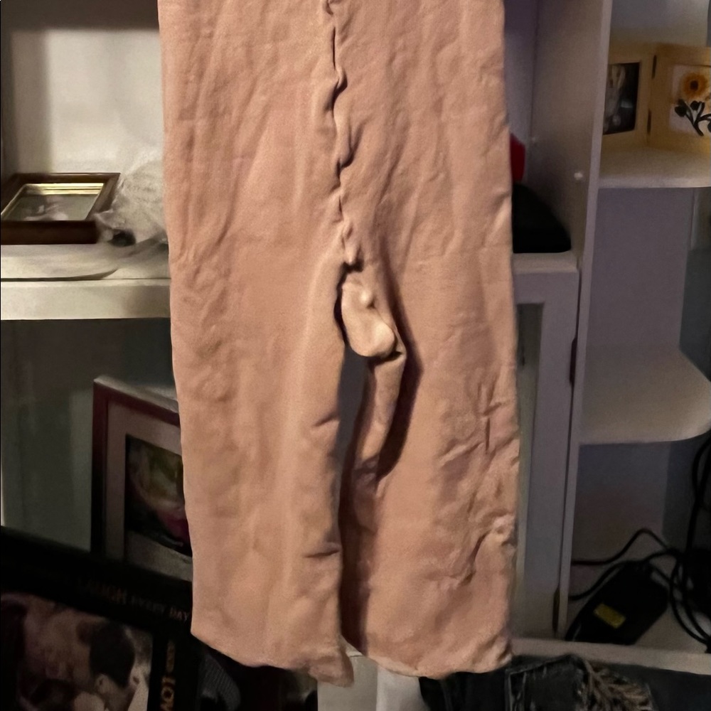 Never worn!!!!! Spanx shape wear, small never worn; low compression, covers hips